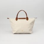 کیف زنانه رنگ استخوانی اورجینال سایز M برند لانگ چمپ Longchamp - Image 3