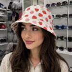 کلاه باکت پارچه ای طرح توت فرنگی زنانه برند I AM
