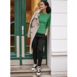 بلوز نخی آستین سه ربع زنانه رنگ سبز برند اسمارا (esmara) - Image 2
